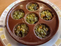 サイゼリヤのエスカルゴは食べやすい？初実食で感じた味・食感・クセ